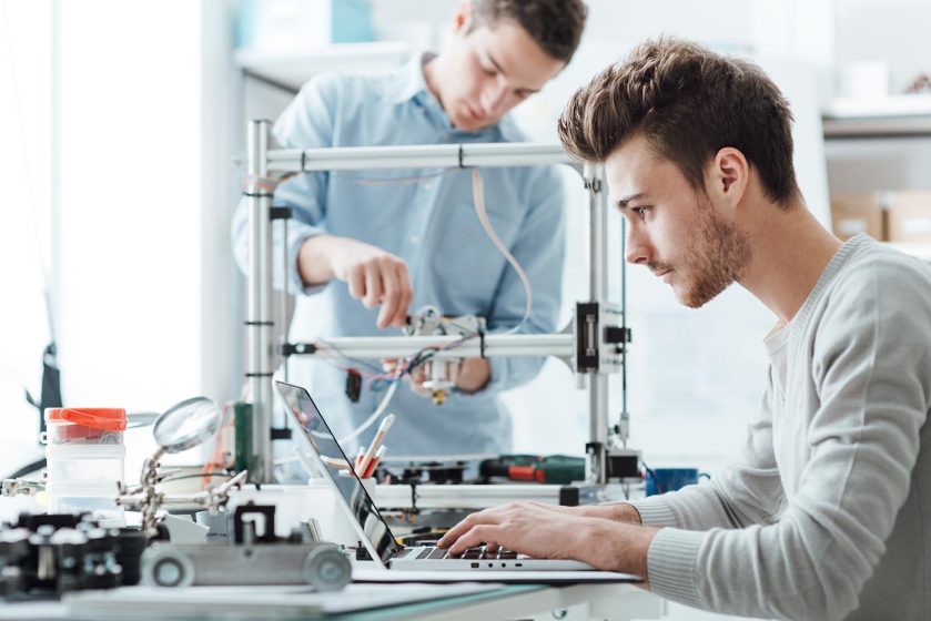 engineering-students-working-in-the-lab-PESV4KM.jpg